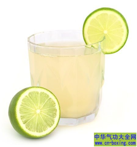 喝水看对时间 保健效果加倍！