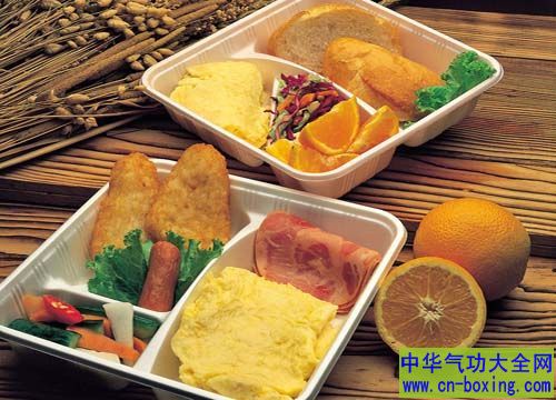 英专家：避免使用微波炉加热剩菜