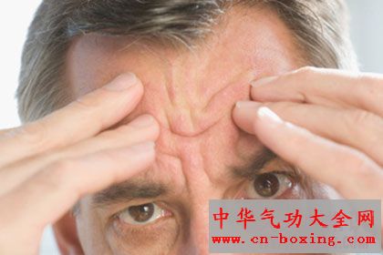 额头皱纹突然增加